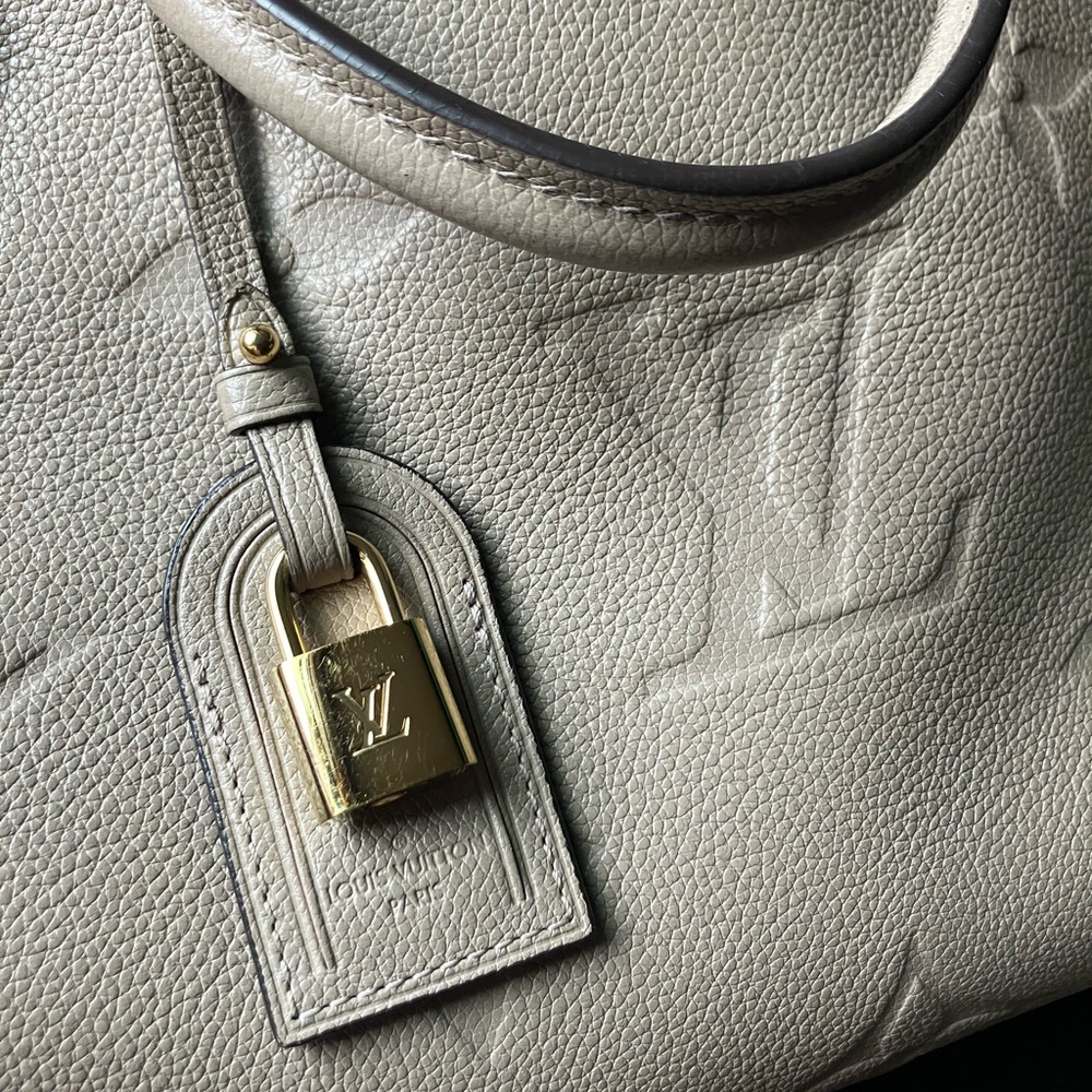 On hold!🔥LV Vuitton Grand Palais Dove Empreinte Embossed Monogram - Picture 3 of 17
